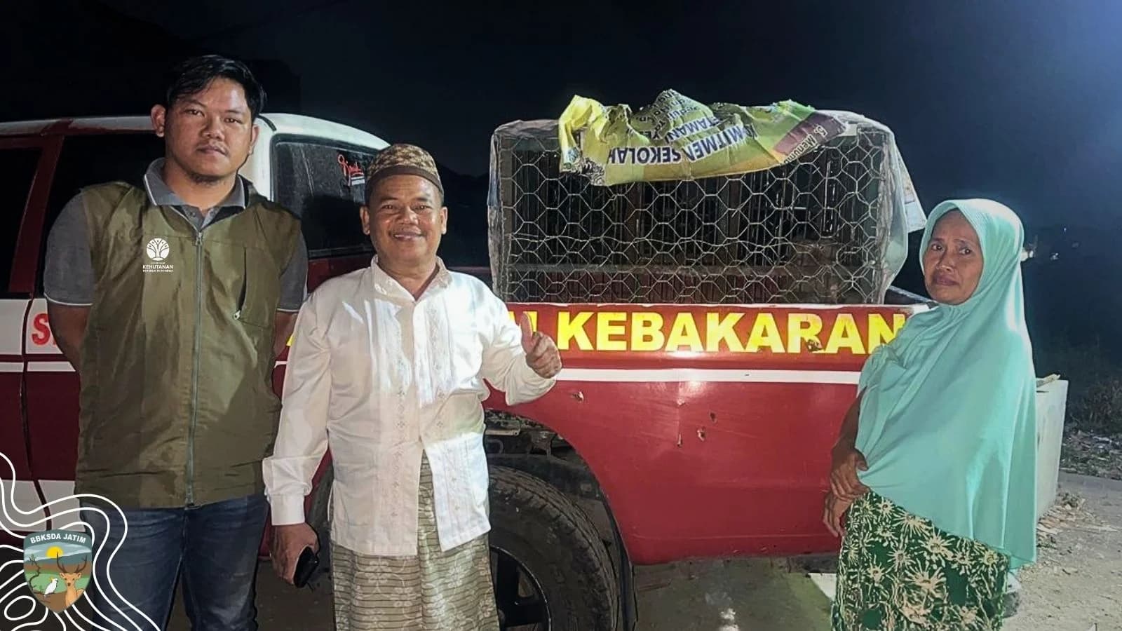 Satu Utas yang Menggerakkan Penyelamatan Monyet Ekor Panjang di Hamparan Sampah